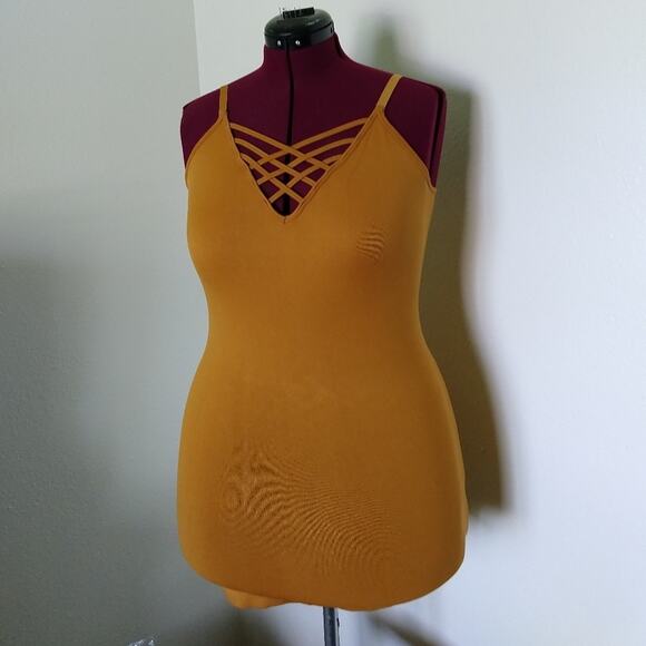 1X/2X Zenana Desert Mustard Triple Criss-Cross Cami adjustable straps plus sized - Picture 4 of 13